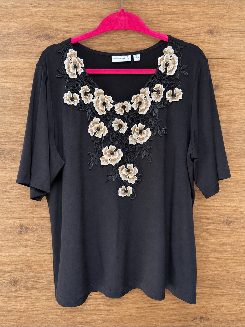 Susan Graver Women’s XL Black Short Sleeve Floral Embroidered Top